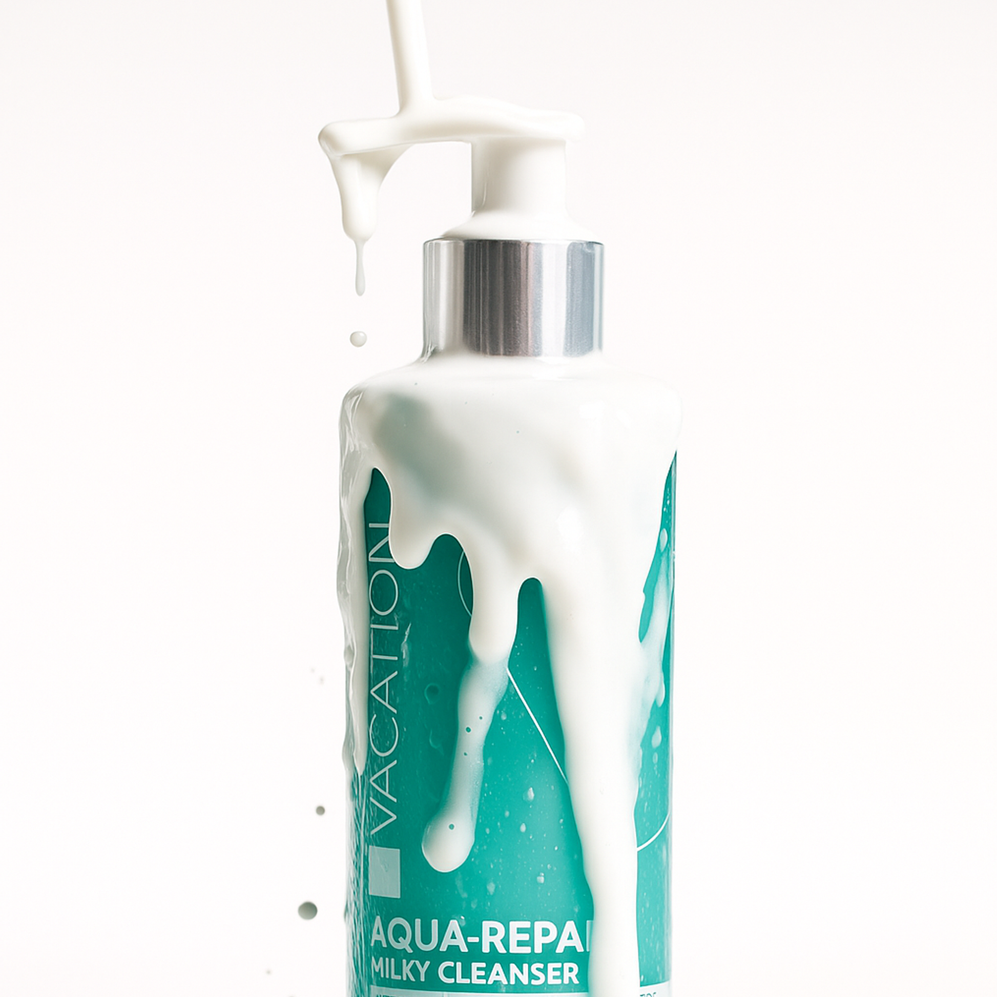 Vacation Aqua-Repair Milky Cleanser 200ml - Image 2 | Deoora