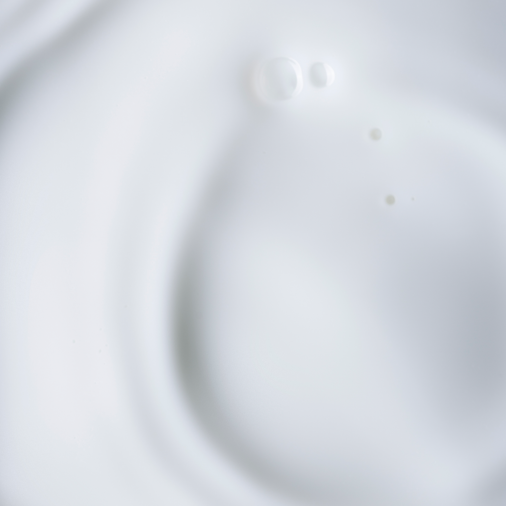 Vacation Aqua-Repair Milky Cleanser 200ml - Image 3 | Deoora